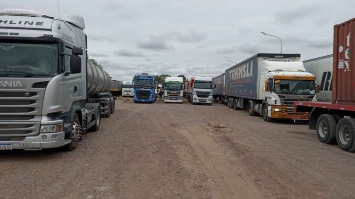Cerca de dos mil camiones esperan en Mendoza la reapertura del paso Cristo Redentor