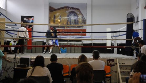 Noche de boxeo en el gimnasio municipal Luis Ángel Firpo