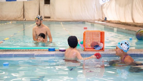 Comenzaron las actividades en el natatorio del Gimnasio 3 de Ciudad