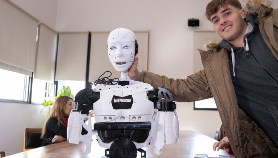 Estudiantes secundarios de Guaymallén desarrollan un robot inclusivo