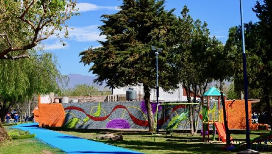 Godoy Cruz: se renovaron tres espacios verdes sobre la calle Alsina