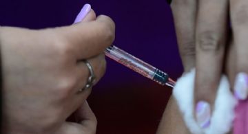 Operativos de vacunación y testeos de VIH en Godoy Cruz
