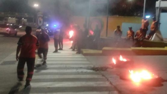 Enfrentamientos entre la Policía y empleados municipales de Godoy Cruz