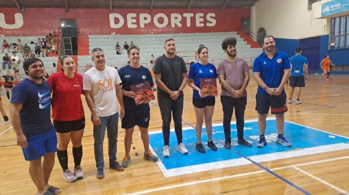 La Selección chilena femenina de handball visitó Maipú